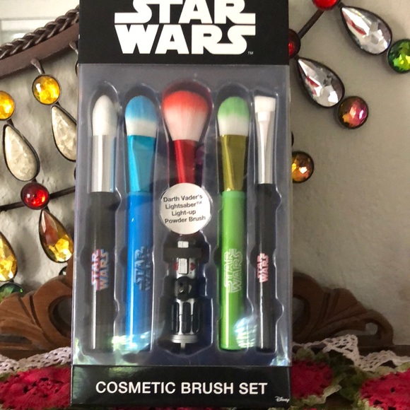 Disney Other - MWT Disney Star Wars 5 Piece Cosmetic Brushes